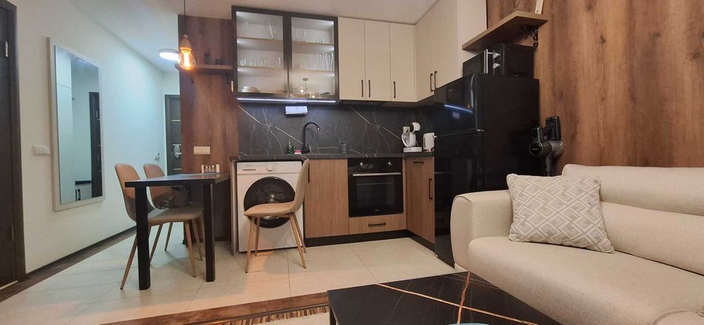 Просторно студио под наем в Банско