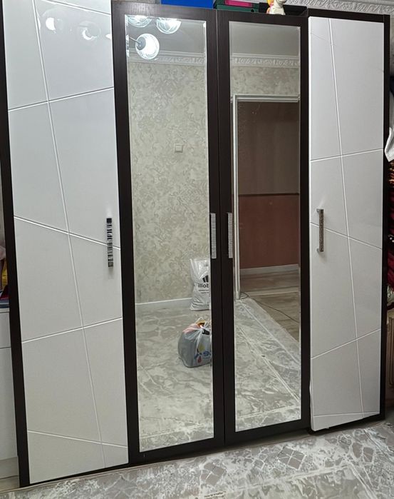 Шкаф, производство Беларуссия
В хорошем состоянии
Размеры: 2м Х 1.