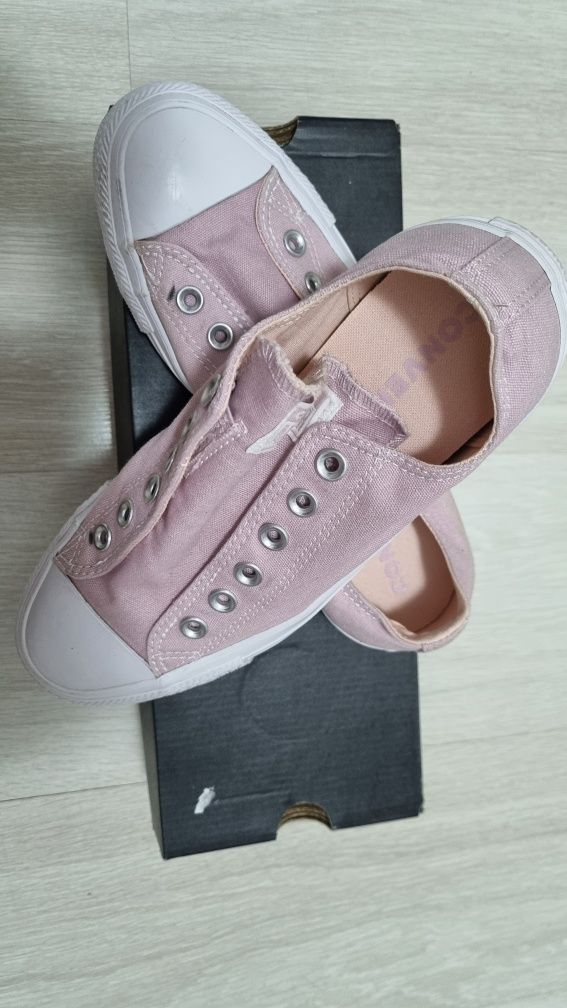 Vand converse marimea 39