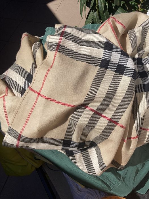 Burberry .Esarfa din casmir