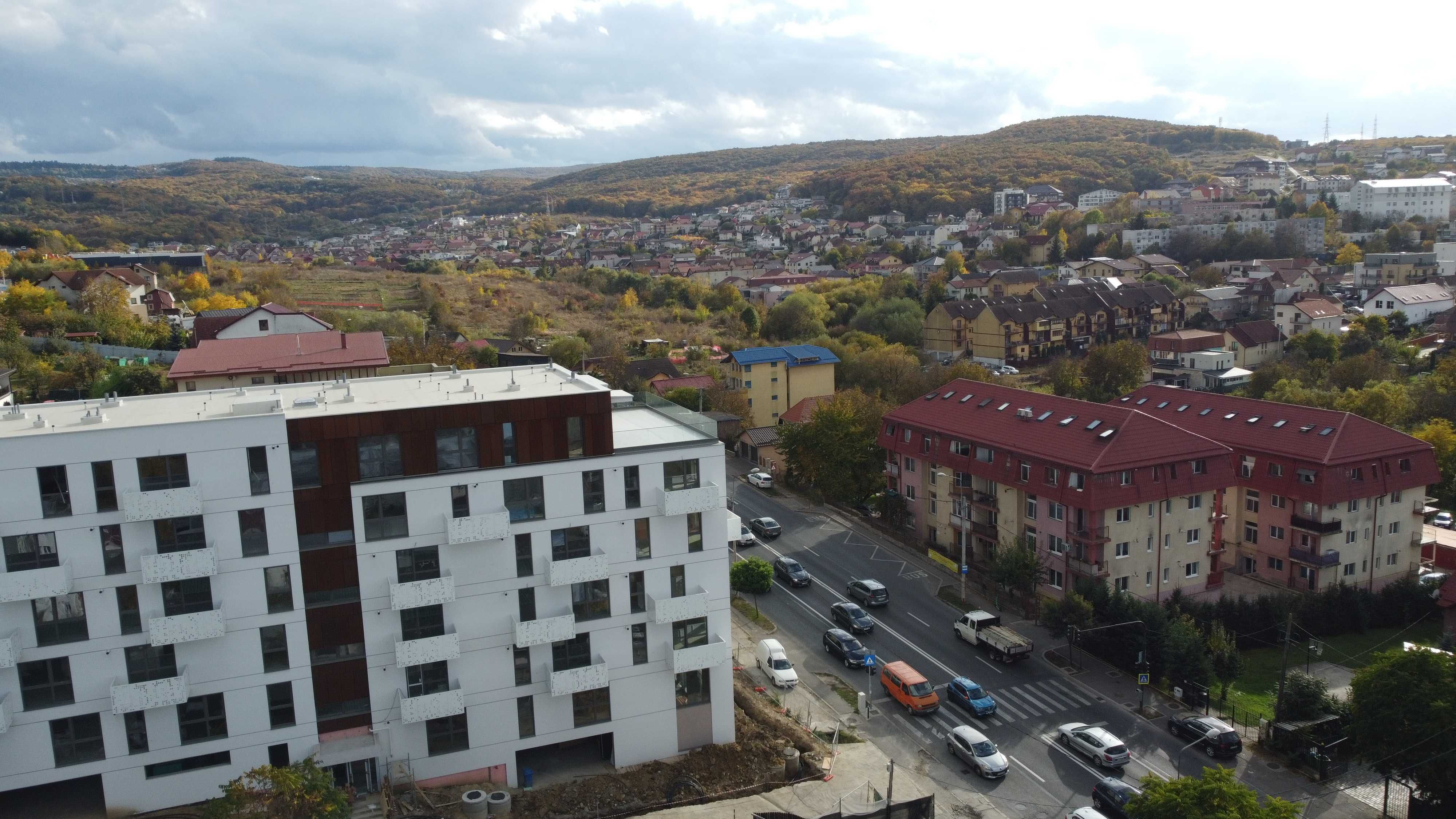 Apartament cu 3 camere si acces in curte, Frunzisului