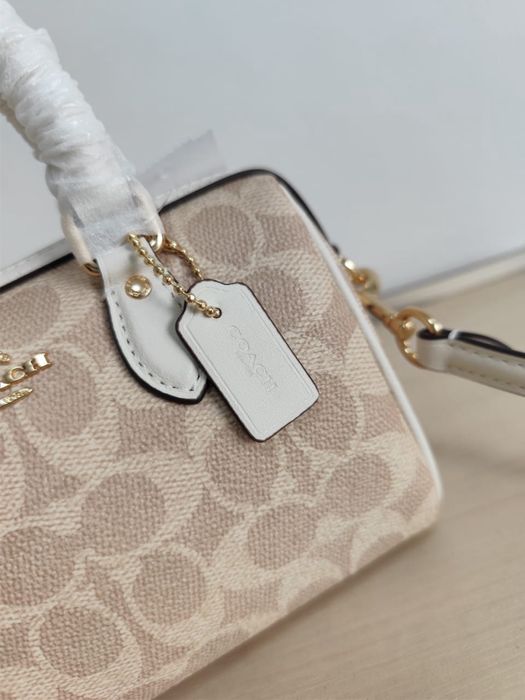 Нова чанта coach