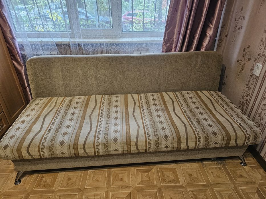 Срочно продам диван-тахта