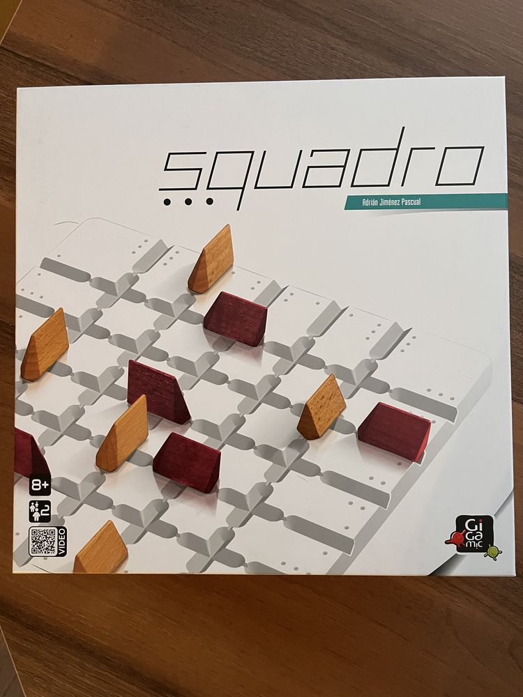 Надтолна игра Squadro