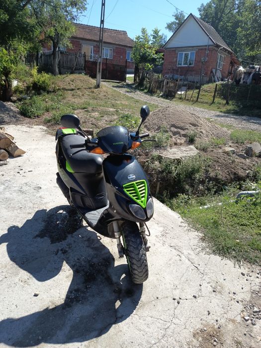 Vând scuter Piaggio