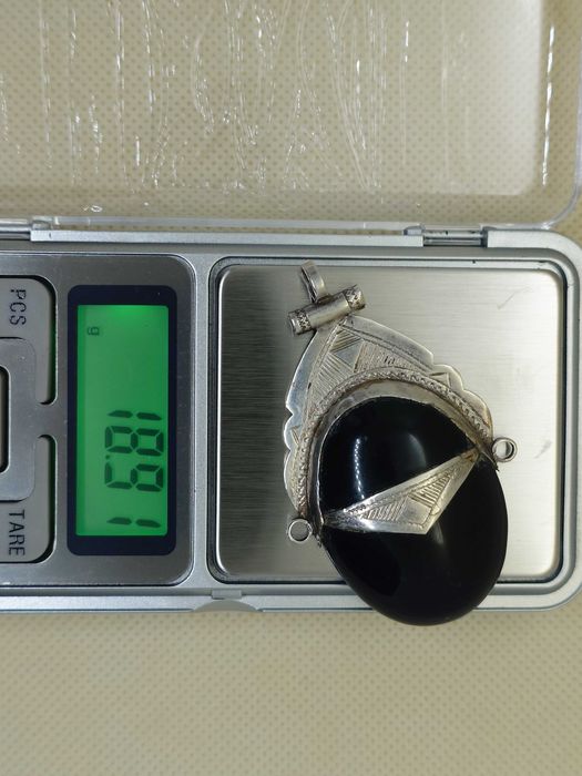 Pandantiv tuareg etnic - argint, cabochon negru
