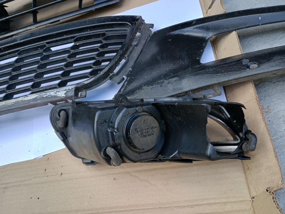 Grila fata sus și jos Polo 6R