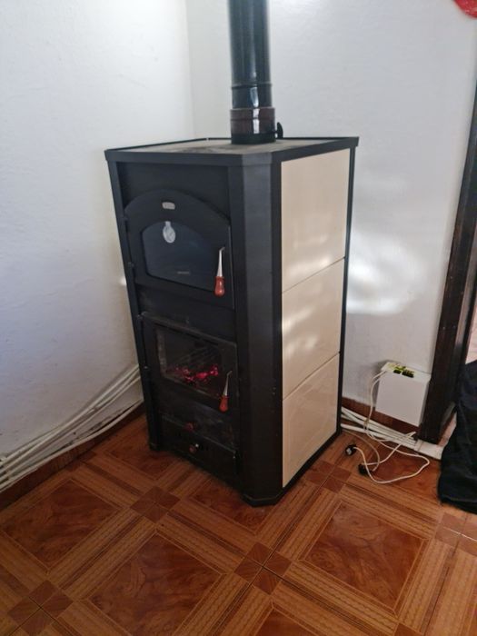 Камина" Prity" с водна риза на дърва с фурна Мощност 23.8  kw.