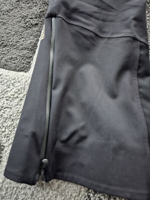 vând pantaloni de schi dama