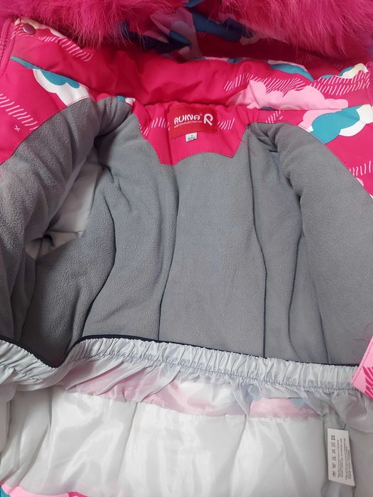 Vând geaca iarna fetița