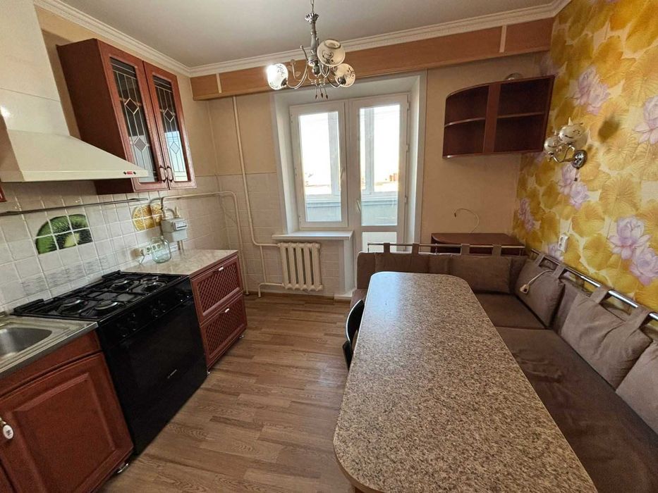 Продам 3-комнатную квартиру улучшенной планировки в КЖБИ