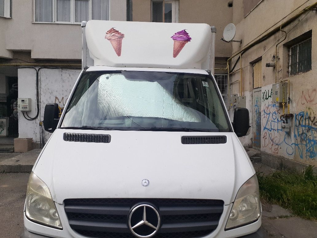 Vând autorulotă comercială FAST FOOD  MARCA mercedeze benz sprint din