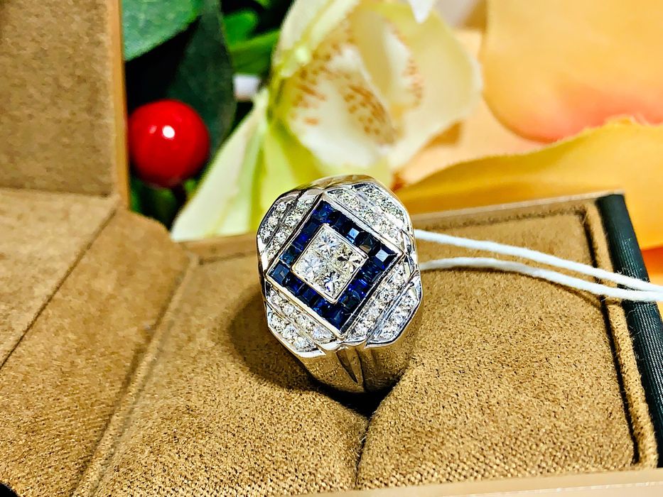 Брутальный заводской золотой перстень с бриллиантами и Сапфирами