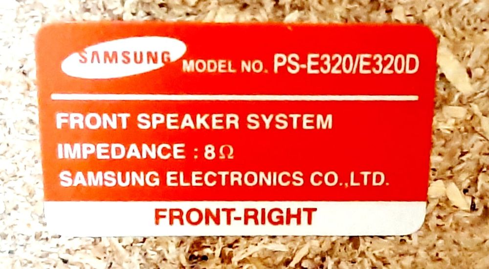 Microsistem audio Samsung MM-E320, CD Player, tuner FM, USB, AUX, 2x10