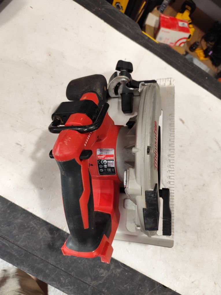 Безчетков акумулаторен ръчен циркуляр Милуоки Milwaukee M18 BLCS66