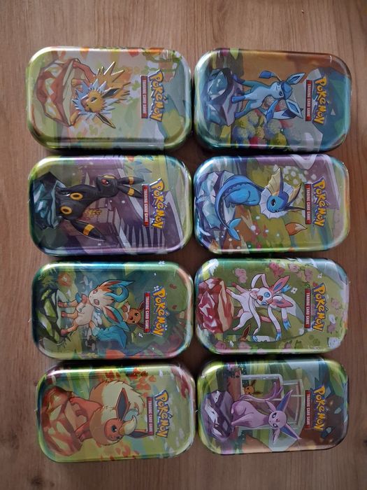 Pokemon Prismatic Evolutions Tin