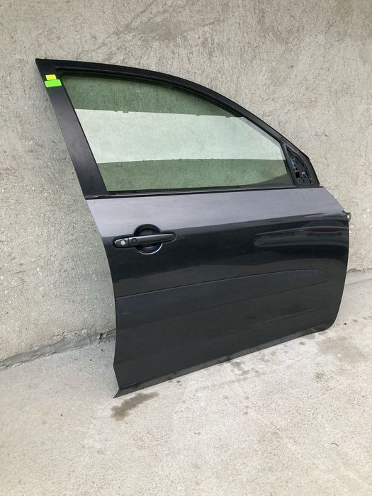 Предна дясна врата за тойота рав4/Toyota rav4 06-11г