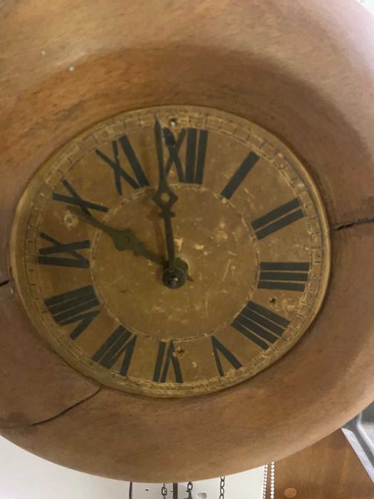 ceas taranesc cu pendul si greutati