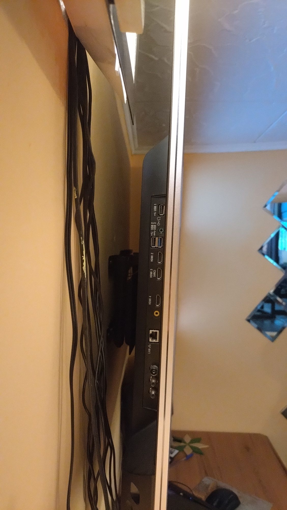 led телевизор Sony  4 K ,андроид 55' KD- 55 XE 8577