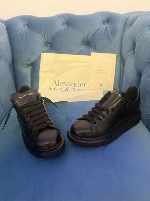 Adidasi Alexander McQueen,noi cu saculet