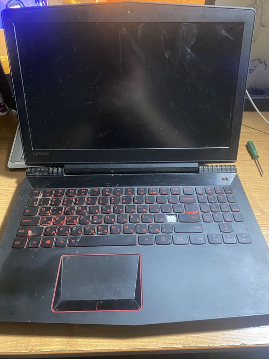 Нерабочий игровой ноутбук