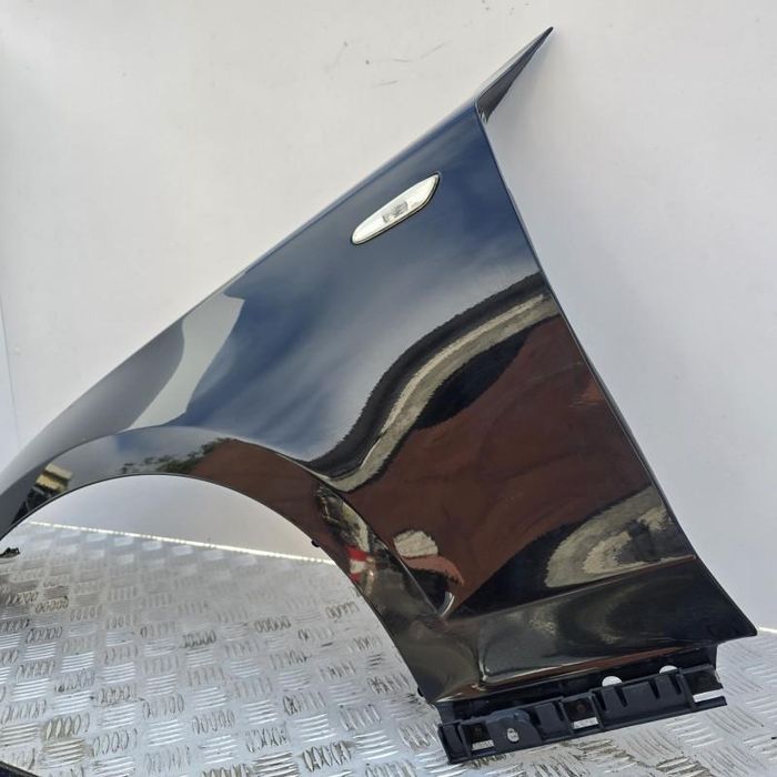 Aripa fata stanga BMW Seria 1 E81, E87