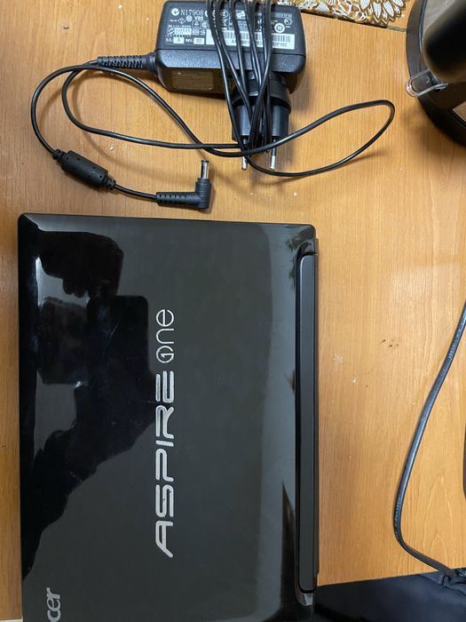 Laptop mini Acer Aspire One D260