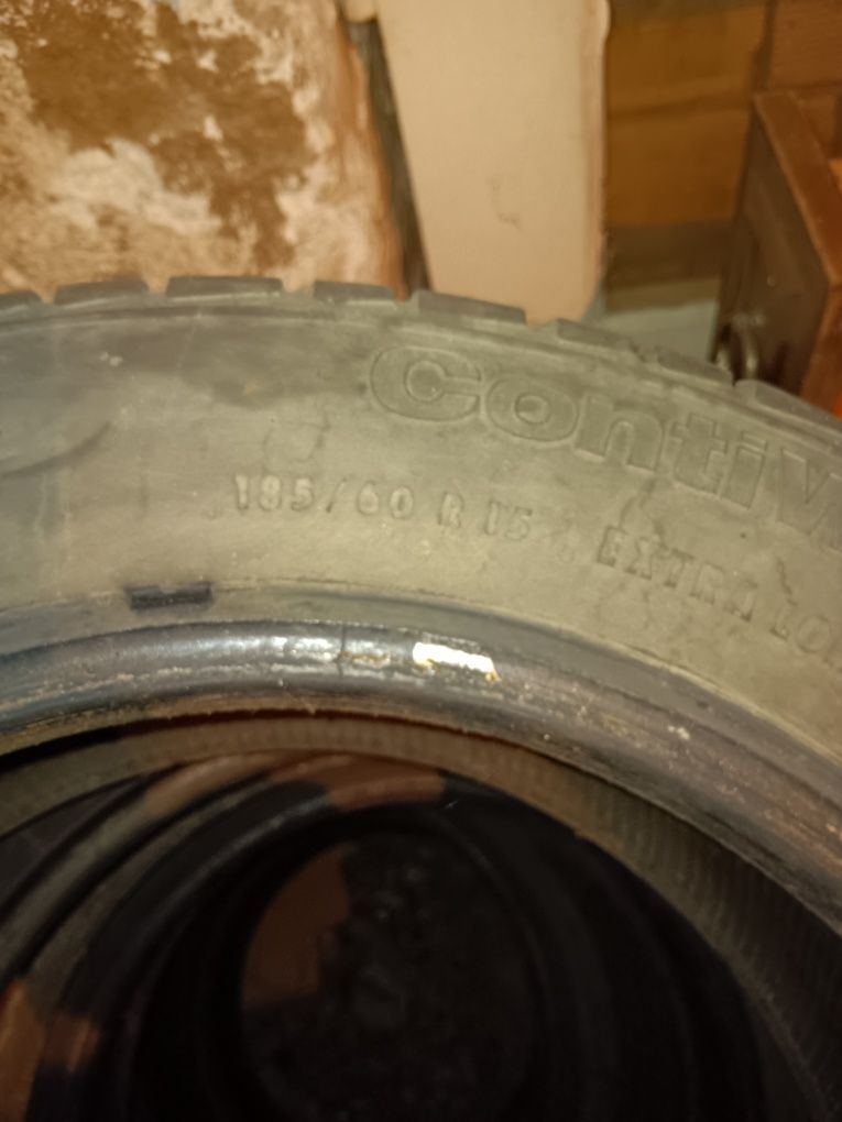 Гуми 185/60 R15.