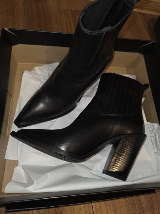 Ghete Il Passo negre cu toc, piele naturala