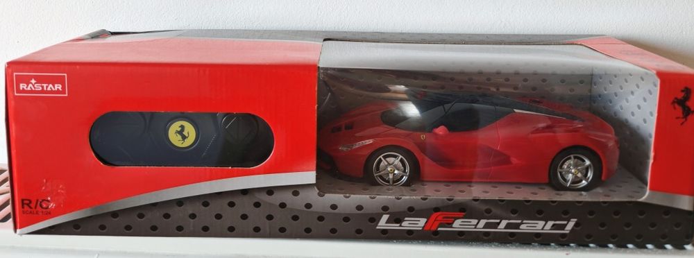 Mașina cu telecomanda Ferrari NOUĂ