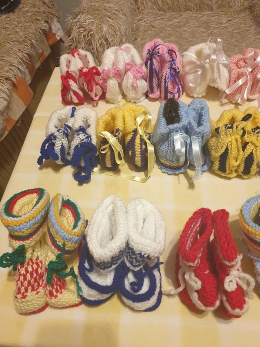 Плетени детски терлици в различни цветове