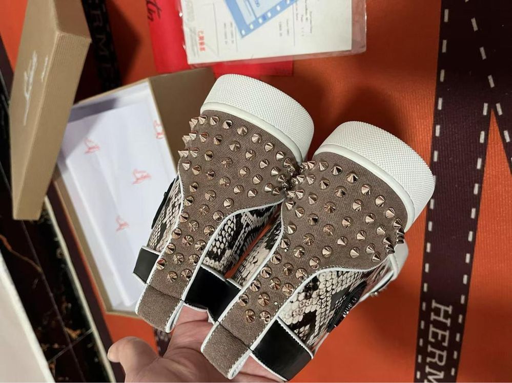 Vand christian louboutin calitate premium