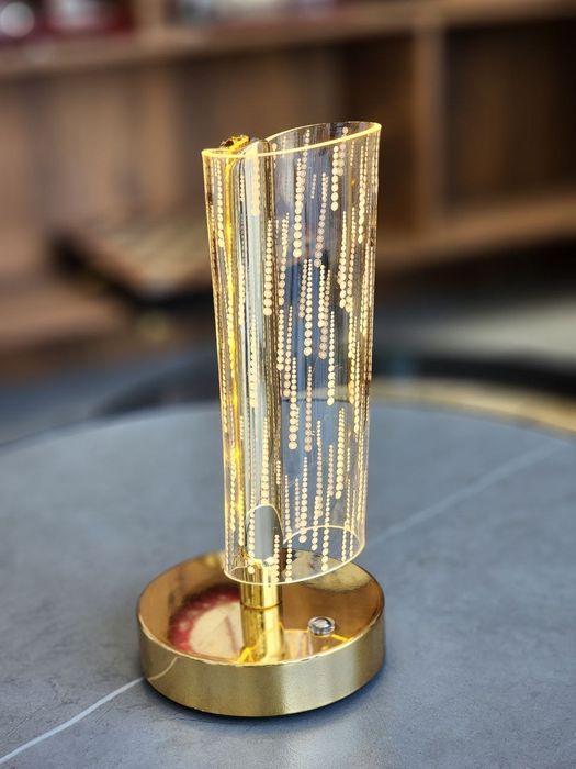 Золотая декоративная LED-лампа для интерьера