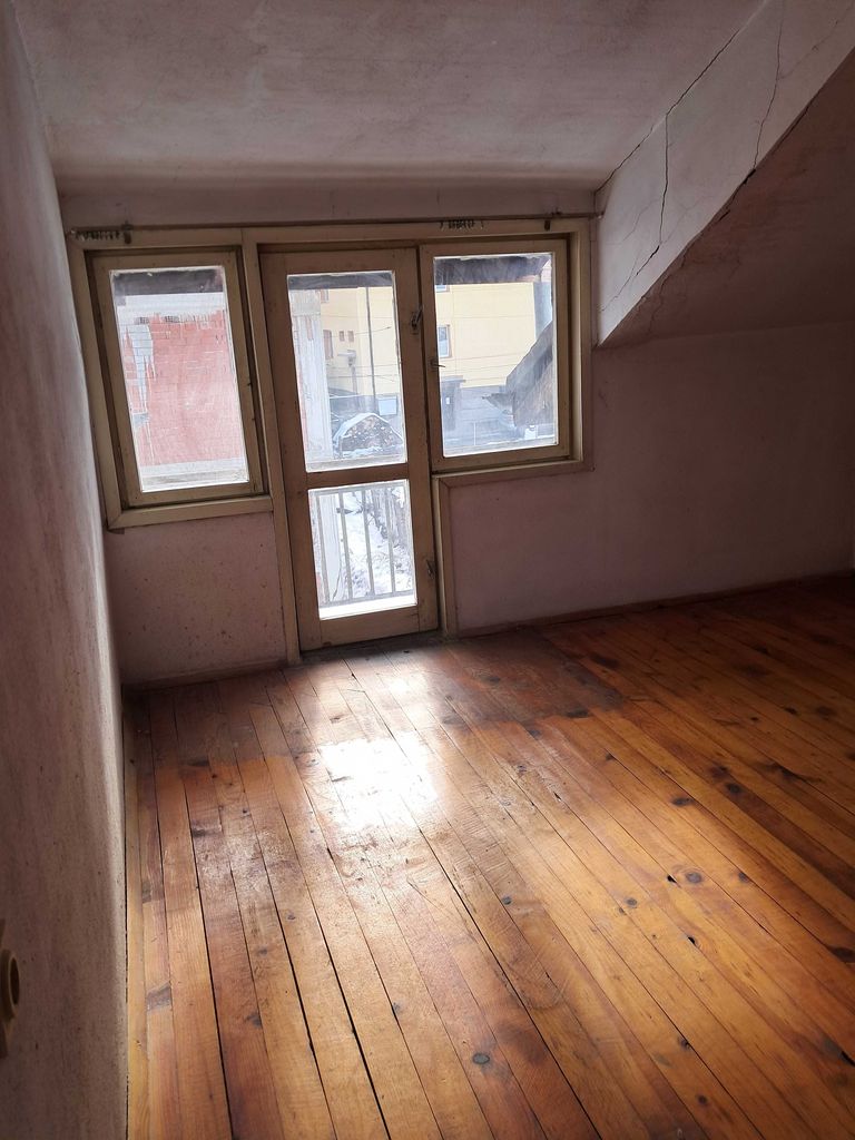 Продава се Етаж от къща в Кюстендил, Герена - 50 кв.м за 1224 €/кв.м - Снимка #9