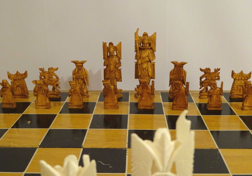 Sah, Joc de Sah asiatic vechi| Piese sculptate manual| RAR