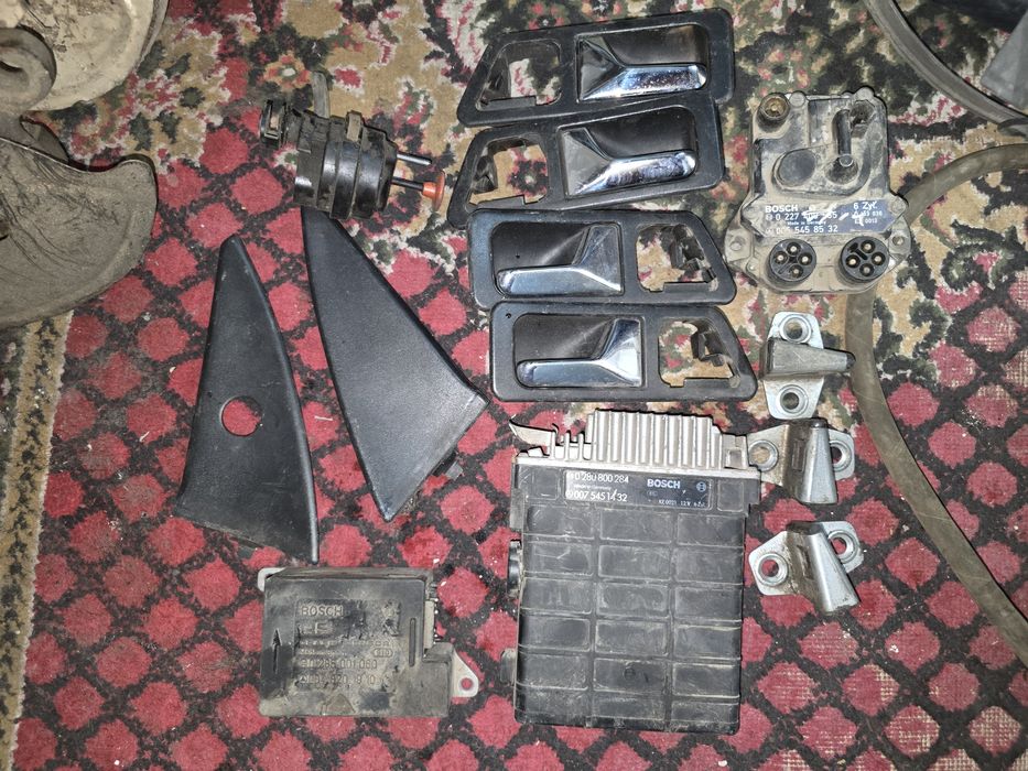 Запчасти на мерседес 124, и на 190й мерс