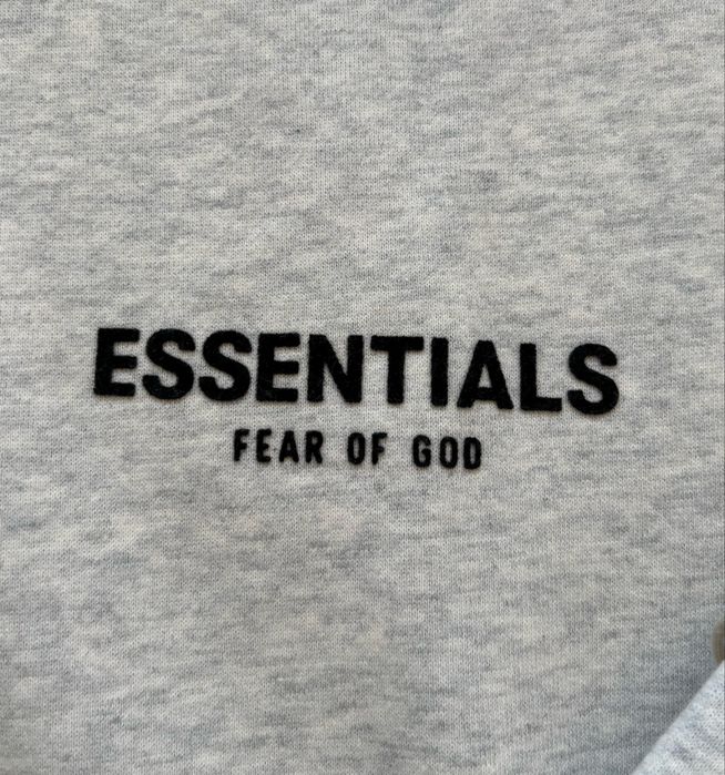 Essentials екип - Light Oatmeal