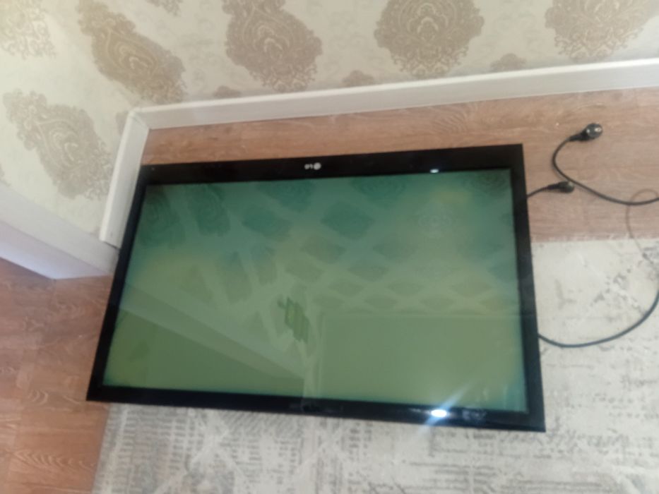 LG модель 42PJ550R-Za