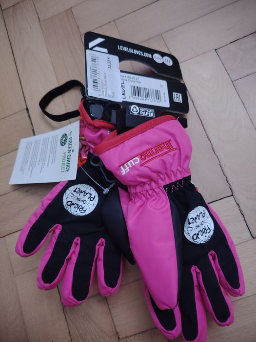 Продавам детски маркови ръкавици за ски