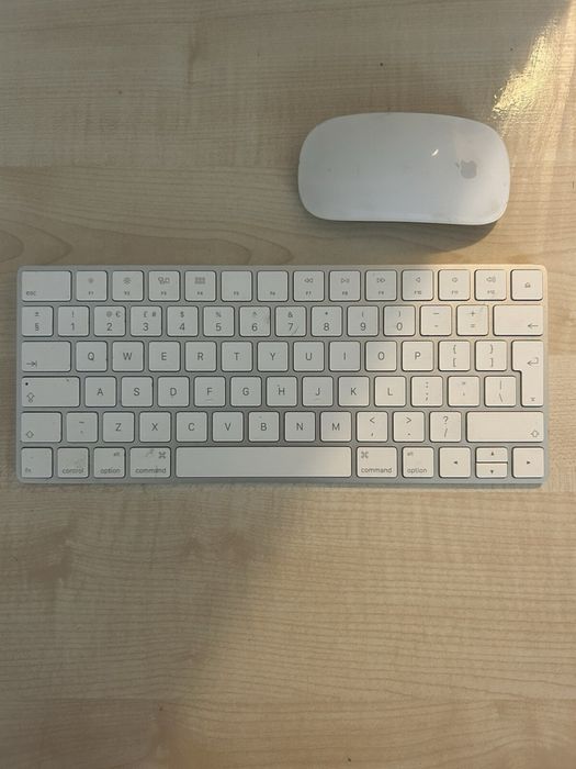 Apple Mac Mini M1 + Apple Keyboar & Magic Mouse