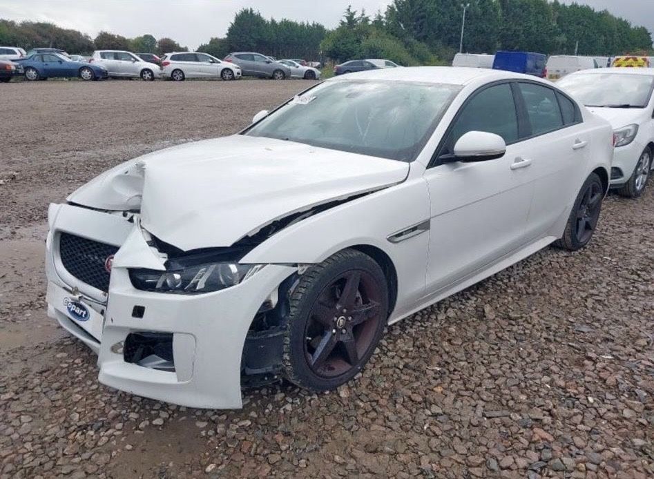 Vand Jaguar XE R-Sport