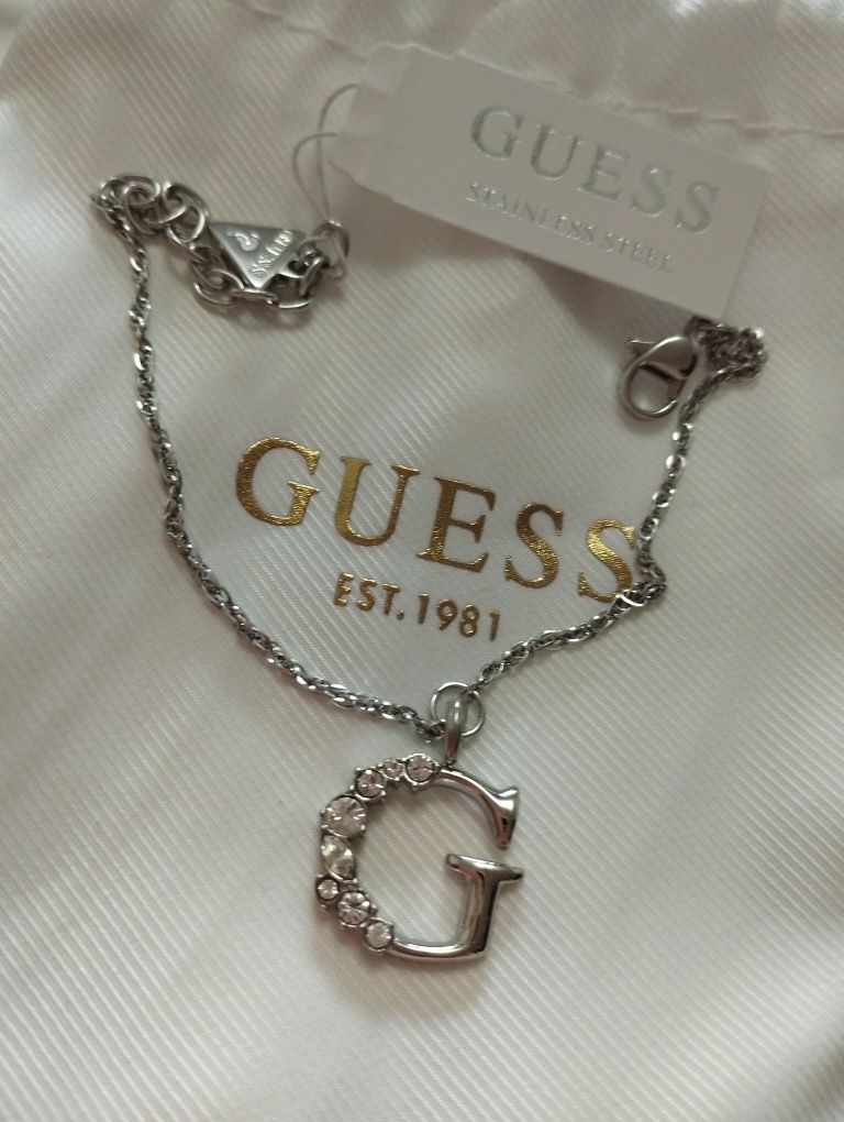 Сребърна гривна Guess