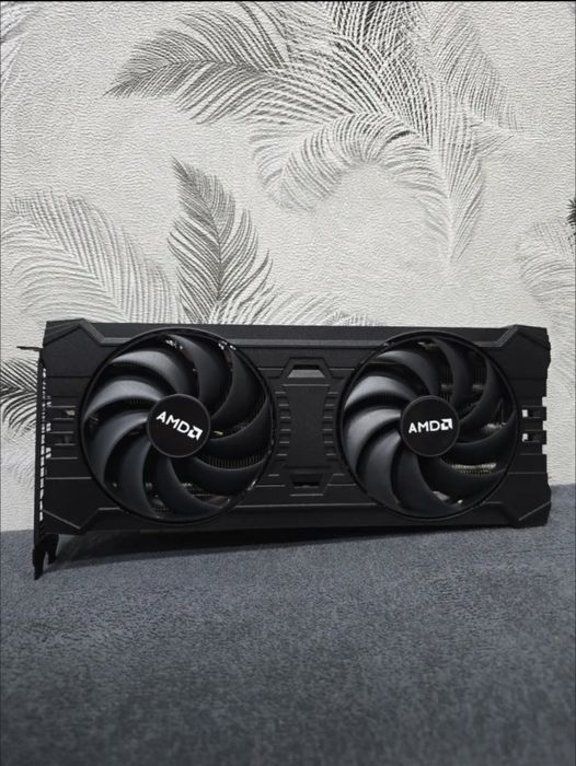 Продам видеокарту AMD Radeon Pro VII 16 Gb