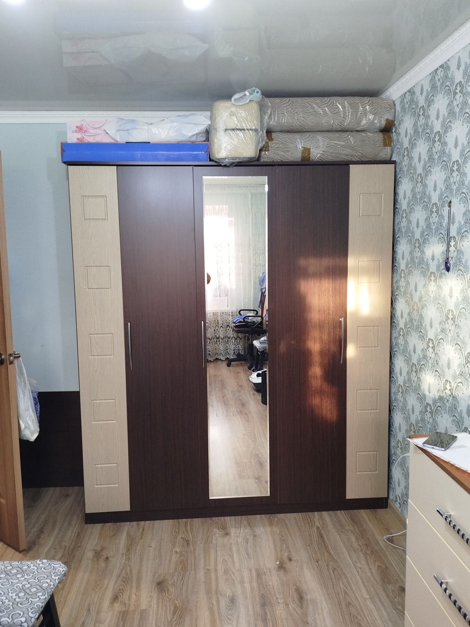 Продам вместимый шкаф, ухоженный