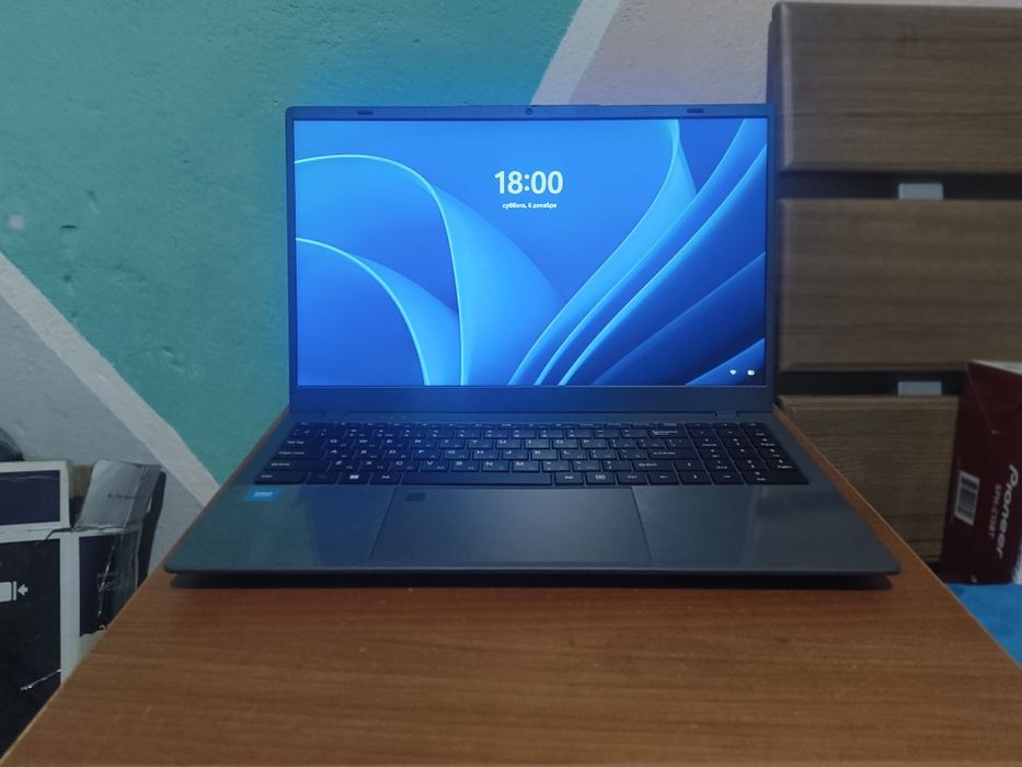 Ноутбук CASTOM продам