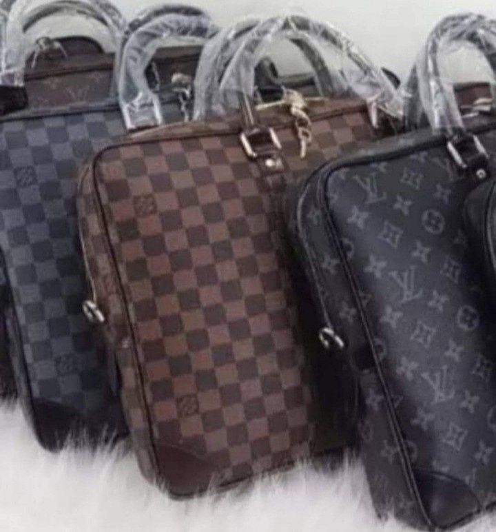 Genti Louis Vuitton unisex laptop, port documents, diverse nuanțe