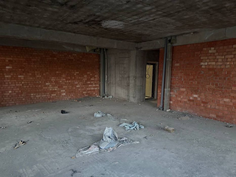 Продается 3/2/9 новостройка каробка