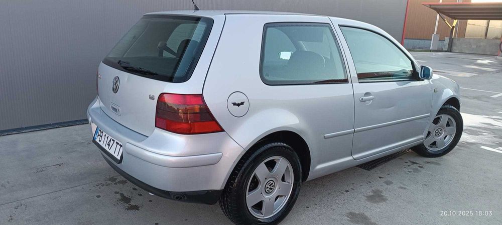 VW GOLF 1.6 Газов инжекцион
