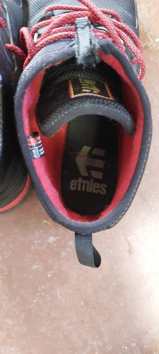 Ghete sport Etnies 47 stare perfecta