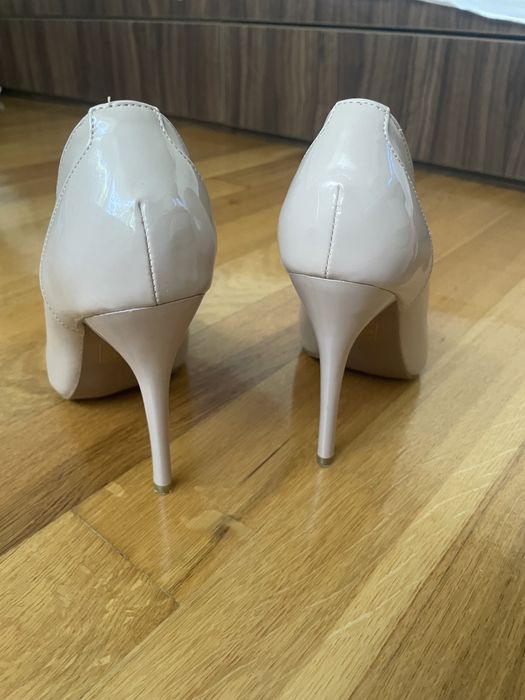 Stiletto nude 37 , 24 cm